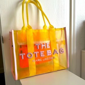 Marc Jacob’s large colorful tote bag summer, great for vacation travel